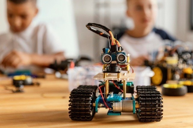 Поединки роботов и юных инженеров