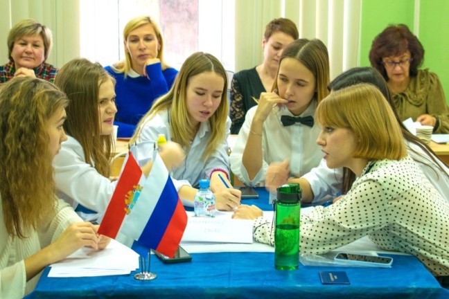Себя показали, на других посмотрели