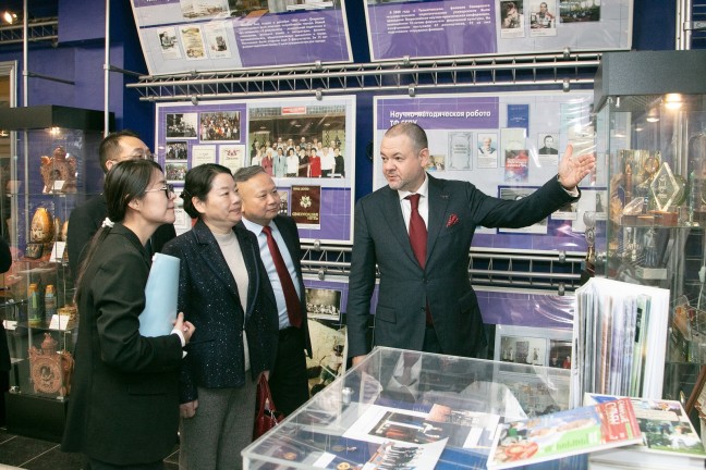 Совместная с КНР образовательная программа набирает обороты