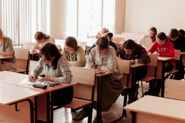 Тотально интересно: в ТГУ написали диктант