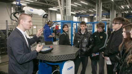 ТГУ и АВТОВАЗ открыли двери в будущее для тольяттинских школ