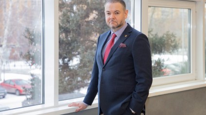 Ректор ТГУ поздравляет с 8 Марта