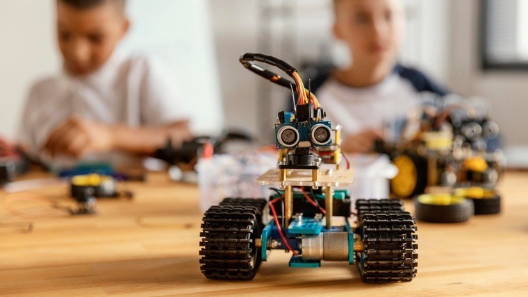 Поединки роботов и юных инженеров