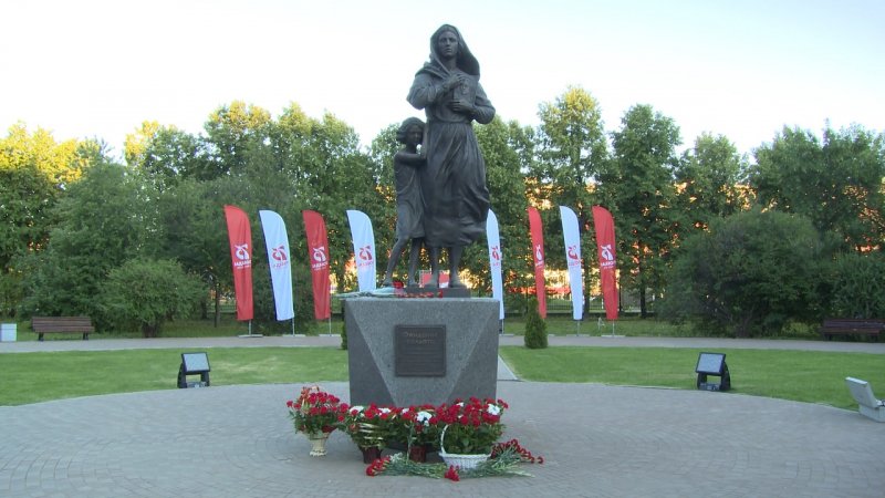 В Тольятти открыли скульптурную композицию «Ожидание солдата»
