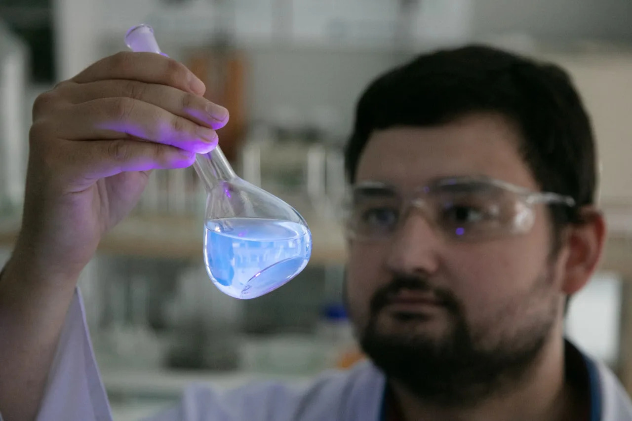 Химик ТГУ создает питательную среду для юных талантов