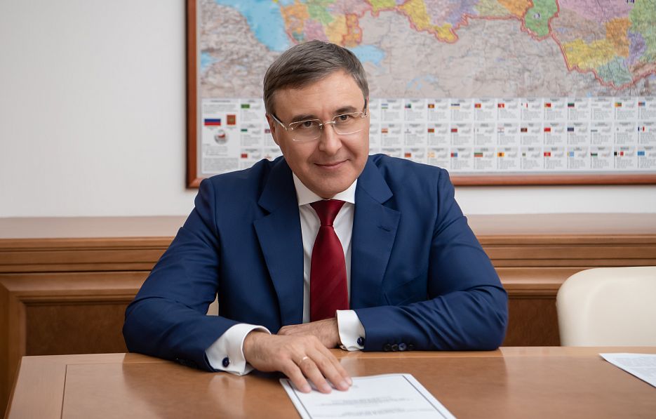 Глава Минобрнауки РФ поздравляет с началом учебного года