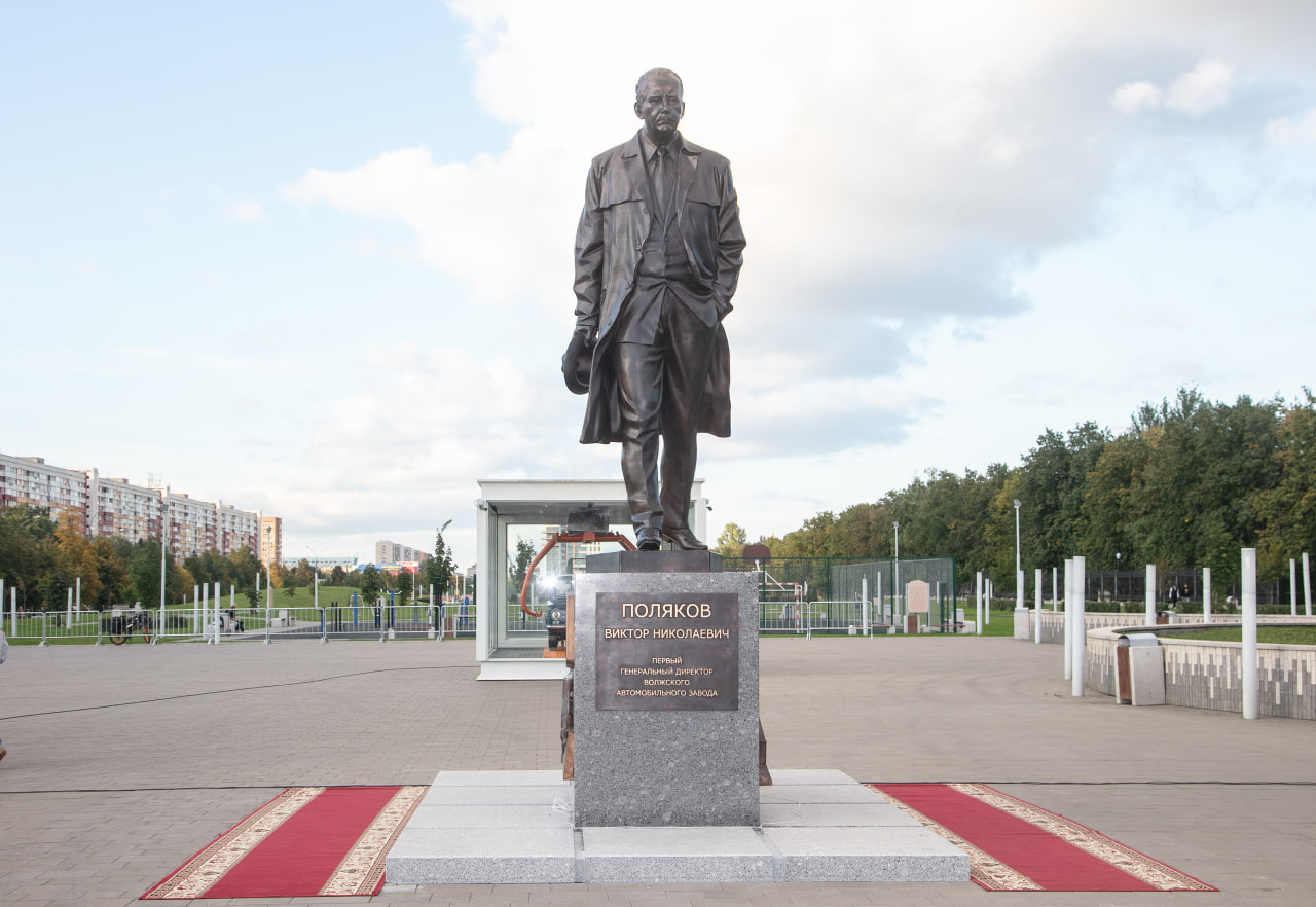 Памятник Полякову вошёл в туристический код Тольятти